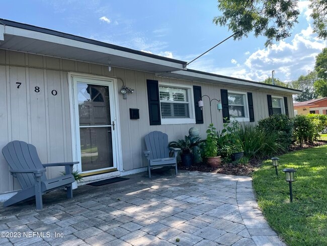 Building Photo - 780 Redfin Dr