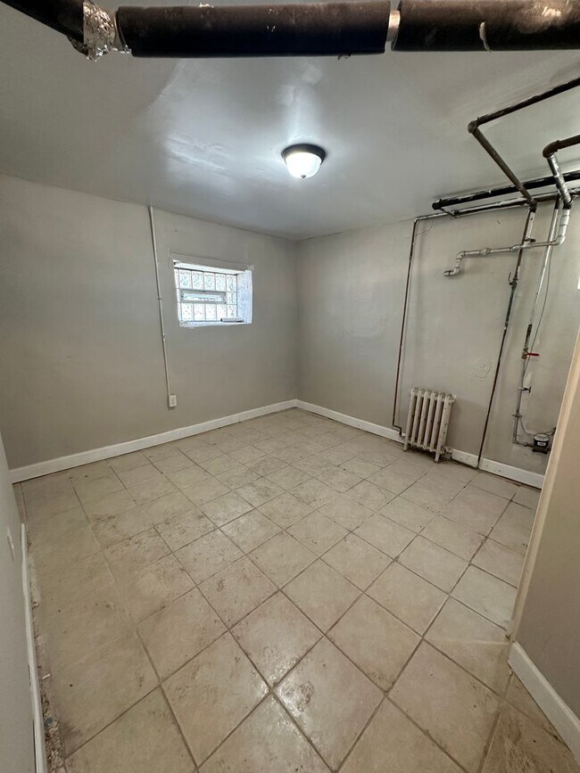 Building Photo - 3 Bed/2 Bath Available in Upper Darby