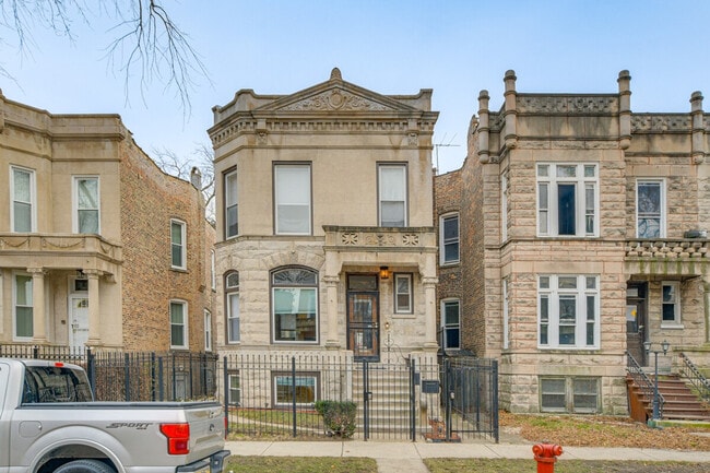Building Photo - 4829 S Forrestville Ave