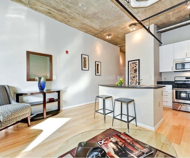 Building Photo - 1300 N St NW
