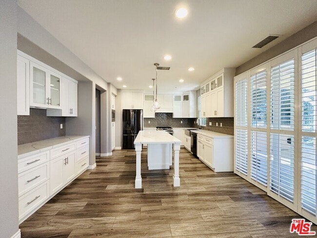 Building Photo - 4701 Luna Ct