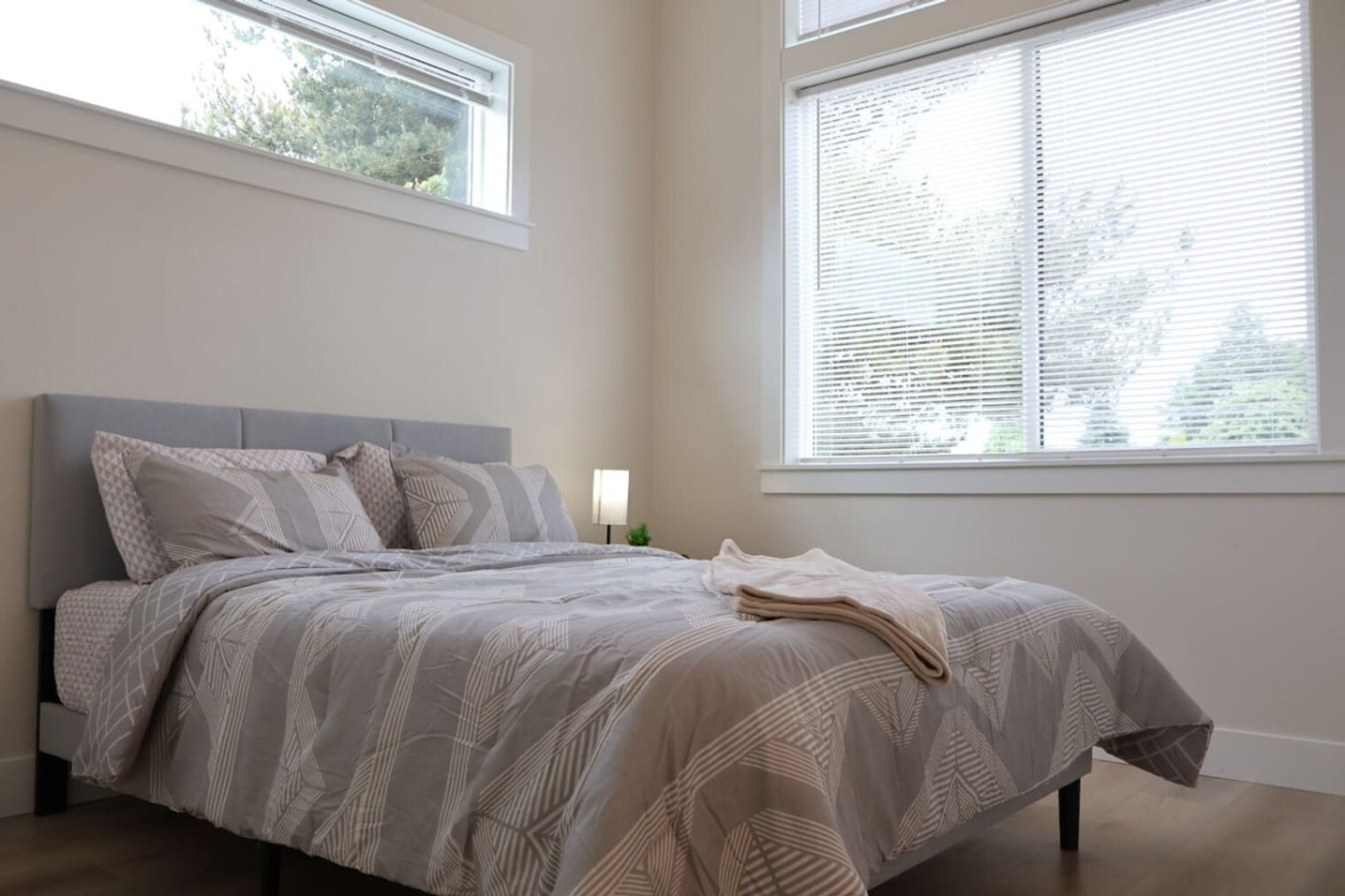 Building Photo - 204 E 35th St