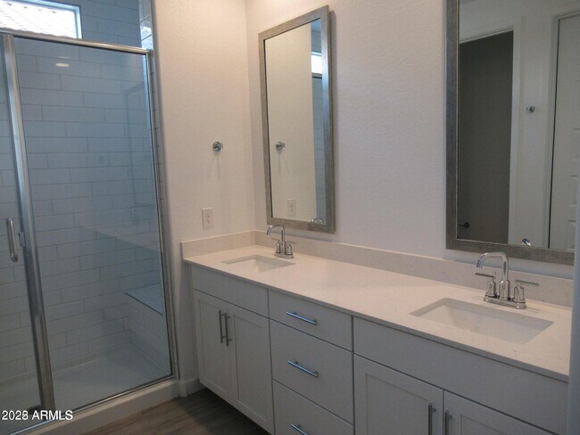Building Photo - 5834 N 90th Dr