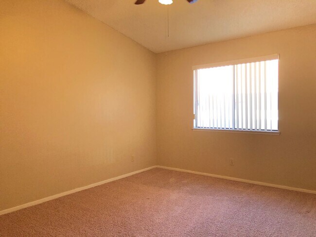 Building Photo - 304 Crosswind Way
