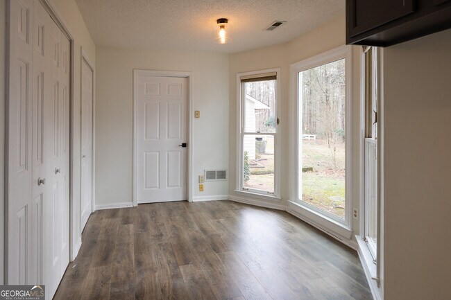 Building Photo - 112 Glendale Dr