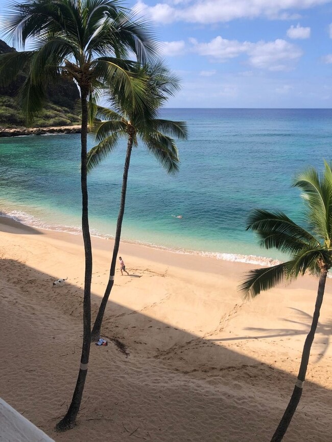 Building Photo - makaha beach cabanas