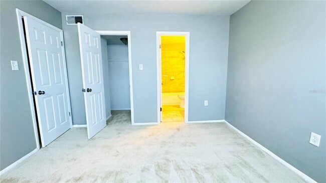Building Photo - 4016 Woodfern Dr