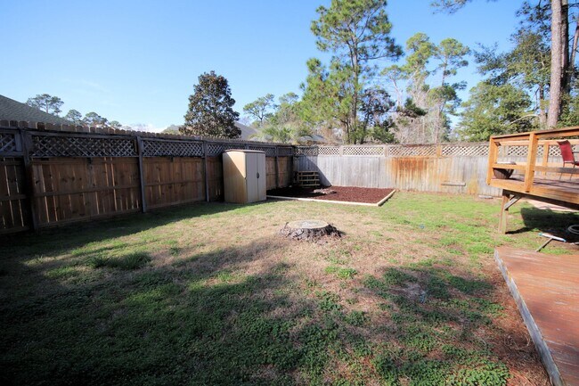 Building Photo - Central Niceville Location