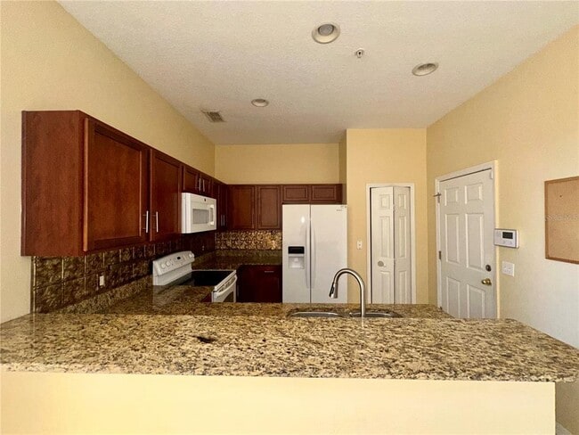 Building Photo - 6112 Chapledale Dr