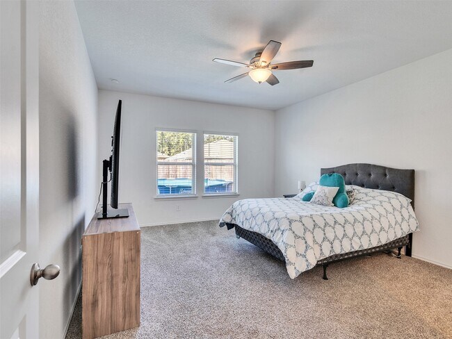 Building Photo - 14744 Hazel Br Dr