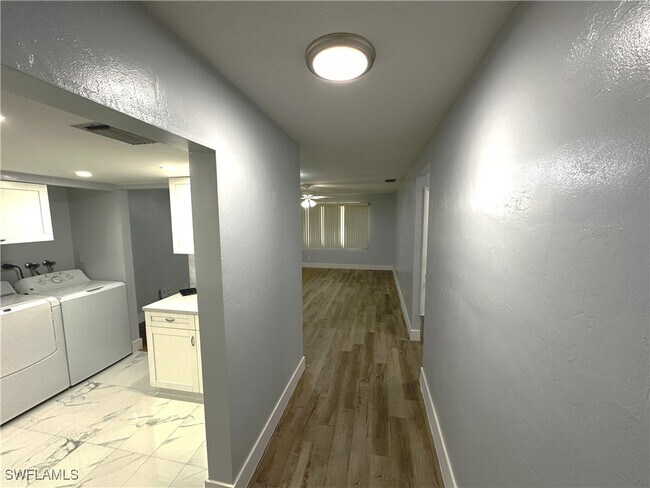 Building Photo - 1376 Archer St