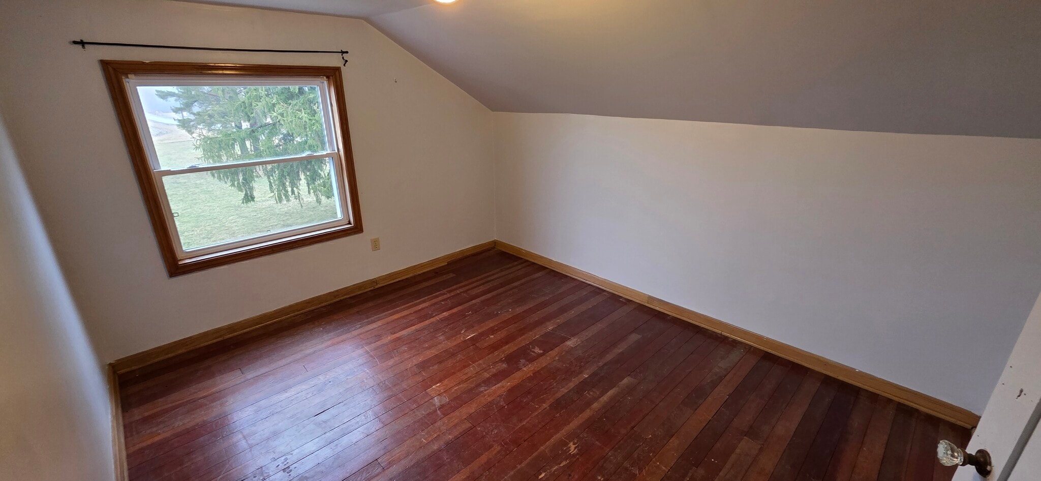 Upstairs Bedroom 3 - 8295 Limeridge Rd