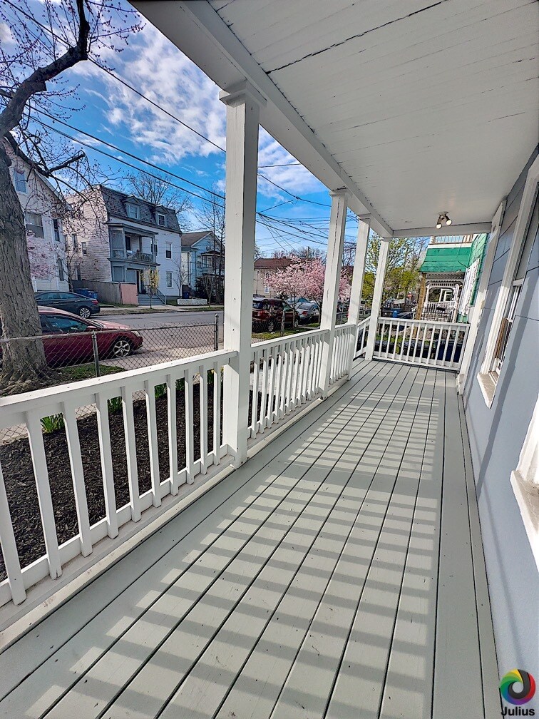 Building Photo - 164 Cedar Hill Ave