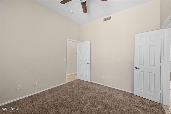 Building Photo - 2619 E Hazeltine Way