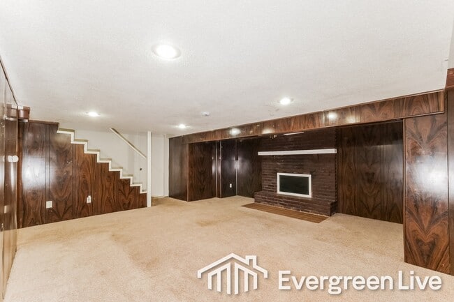 Building Photo - 9133 E 90th Ter