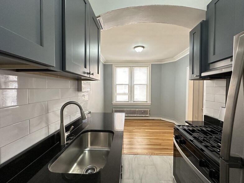 Building Photo - 1363 W Estes Ave