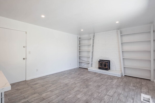 Building Photo - 2225 Mt Whitney Dr