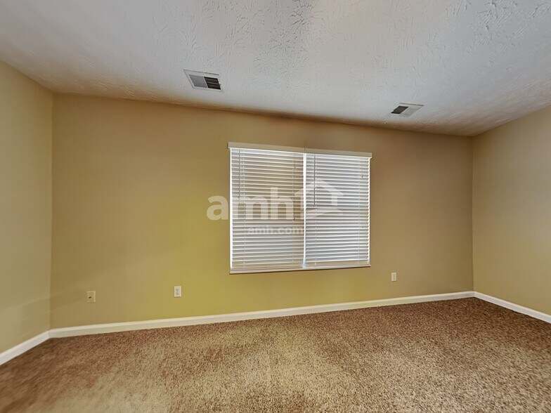 Building Photo - 2855 Greystoke Dr
