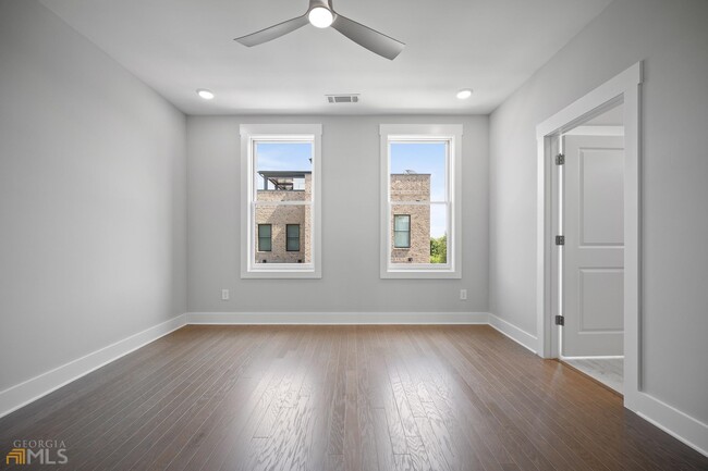 Building Photo - 1034 Robert Smalls Way