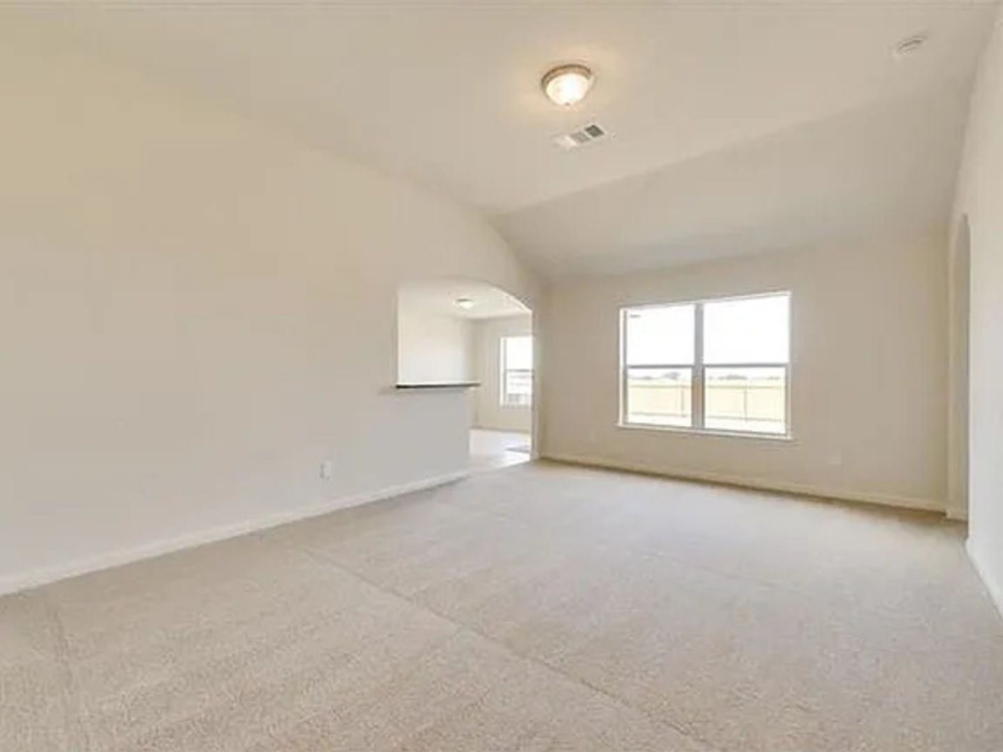 Building Photo - 1323 Chapman Dr