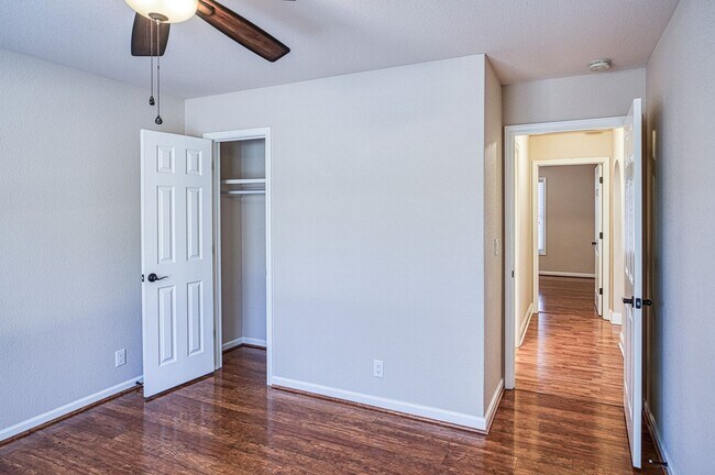 Building Photo - 16 Jubileo Ln