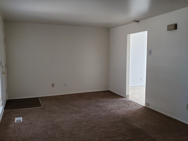 Building Photo - 80 W Colby Ln