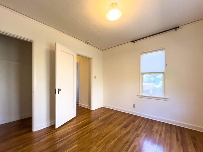 Building Photo - Storybook 3BR Home in Pretigious Rossmoyne...