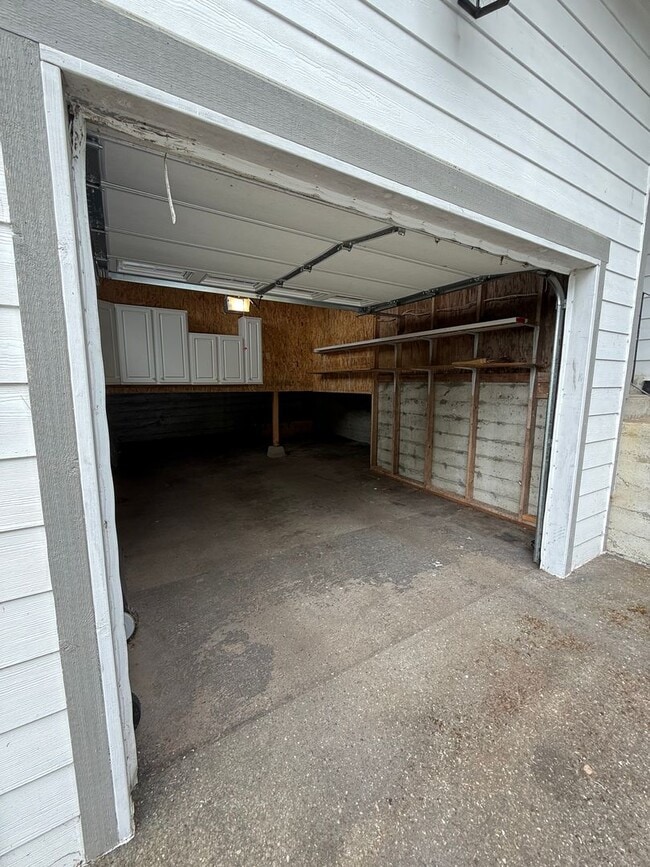 Building Photo - 1327 Jacobsen Blvd