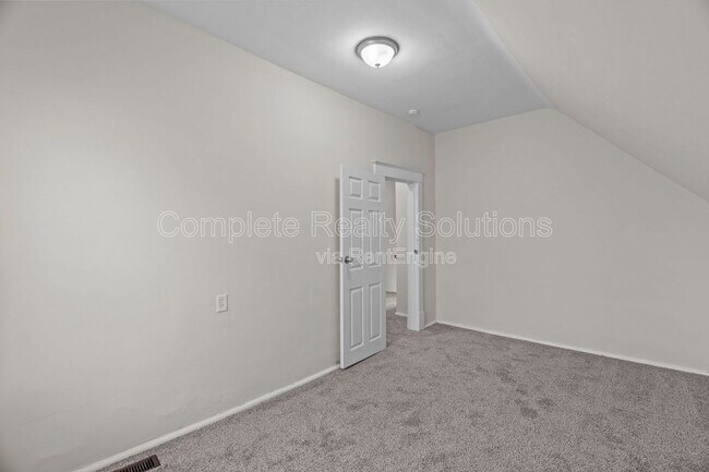 Building Photo - 6811 Etzel Ave