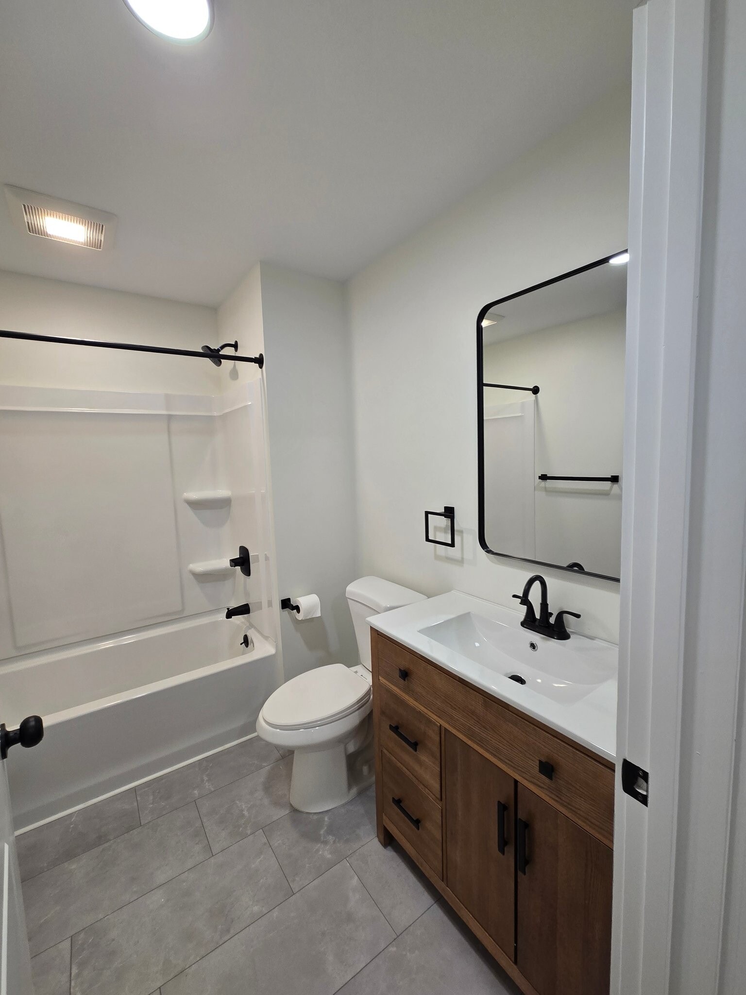 Building Photo - 20 Poirier Pl