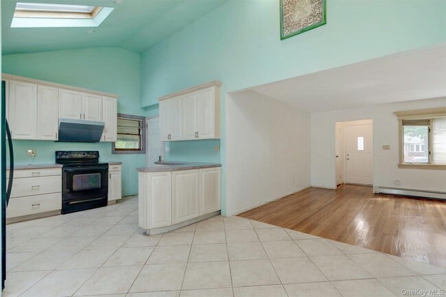 Building Photo - 4 Cheshire Rd