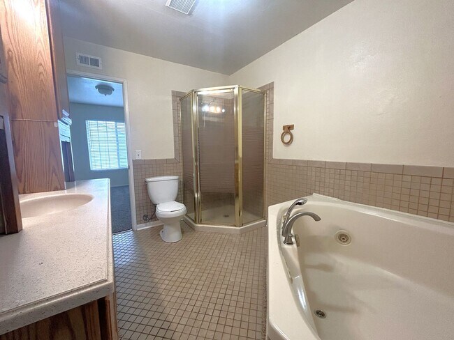Building Photo - RIVERSIDE DR #17 CHINO 91710 (2 BED / 1.5 BATH)