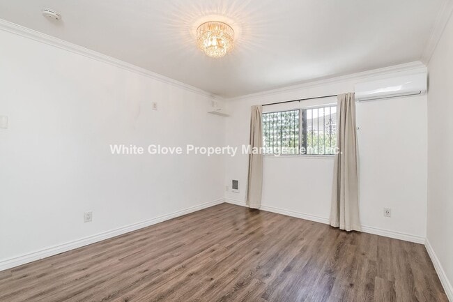 Building Photo - Updated 2 Bedroom Placentia Townhome