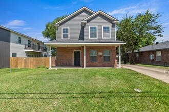 Building Photo - 403 Holleman Dr