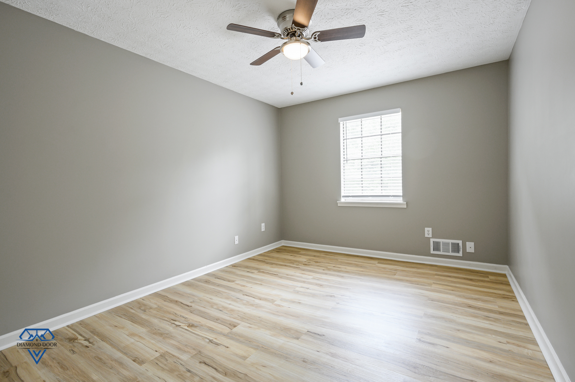 Building Photo - 4400 Chartley Ln