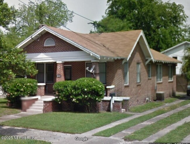 Primary Photo - 2137 Dellwood Ave