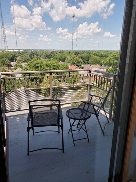 Building Photo - 1813 E Jarvis St