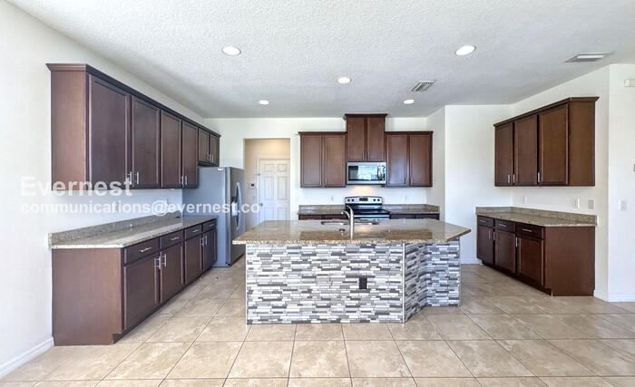 Building Photo - 10126 Celtic Ash Dr