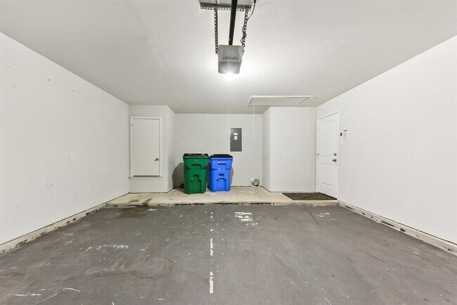 Building Photo - 133 Nathaniel Dr