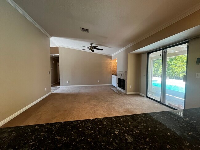 Building Photo - 2266 N Los Alamos Rd