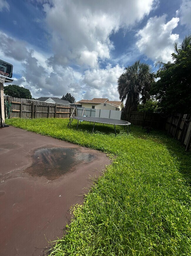 Building Photo - 3522 NW 194th Terrace