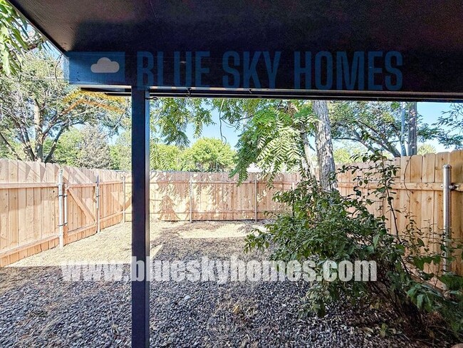 Building Photo - 1623 S Joyce St