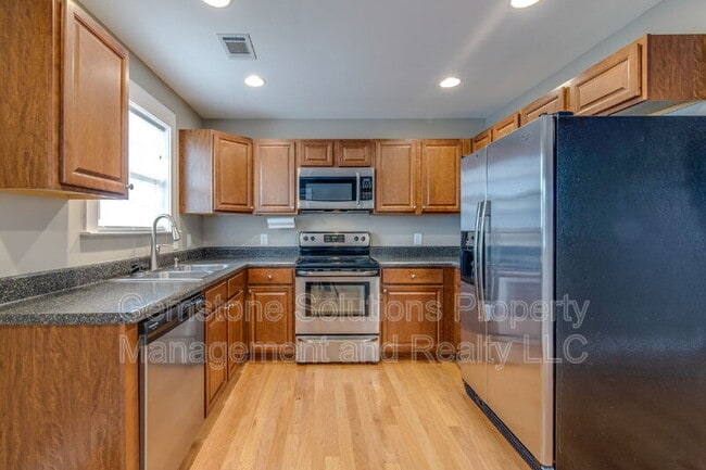 Building Photo - 1220 Berry St