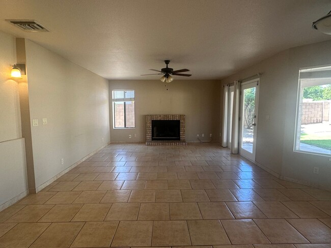 Building Photo - PALISADES AT VAL VISTA LAKES