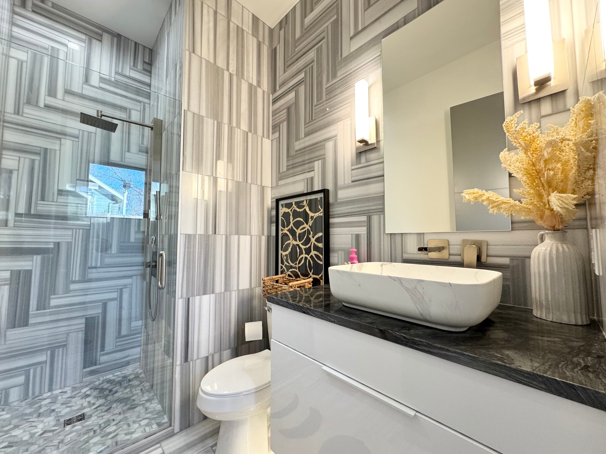 Building Photo - 4732 Mercier St