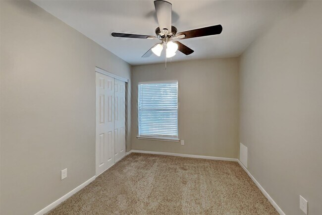 Building Photo - 9806 Arrowgrass Dr