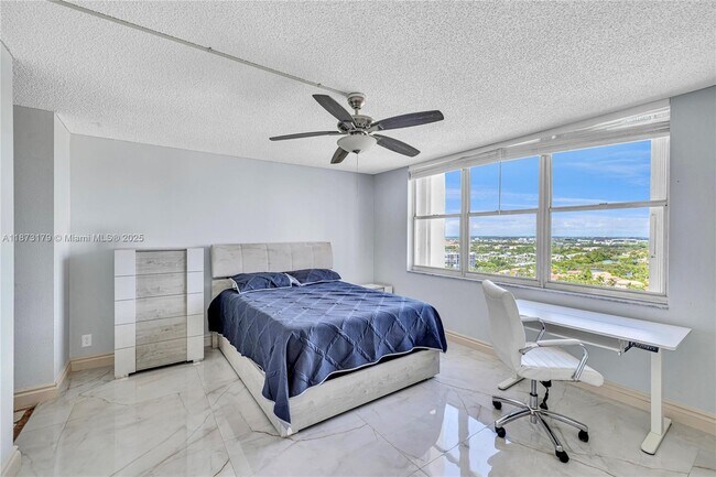 Building Photo - 2201 S Ocean Dr