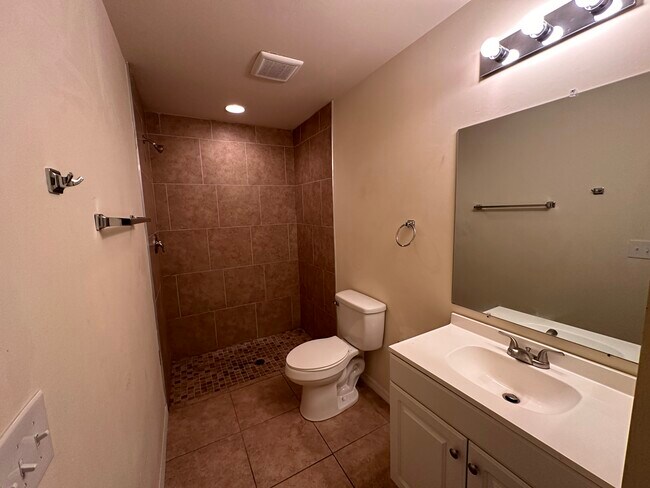 Building Photo - 4339 SW Santa Barbara Pl