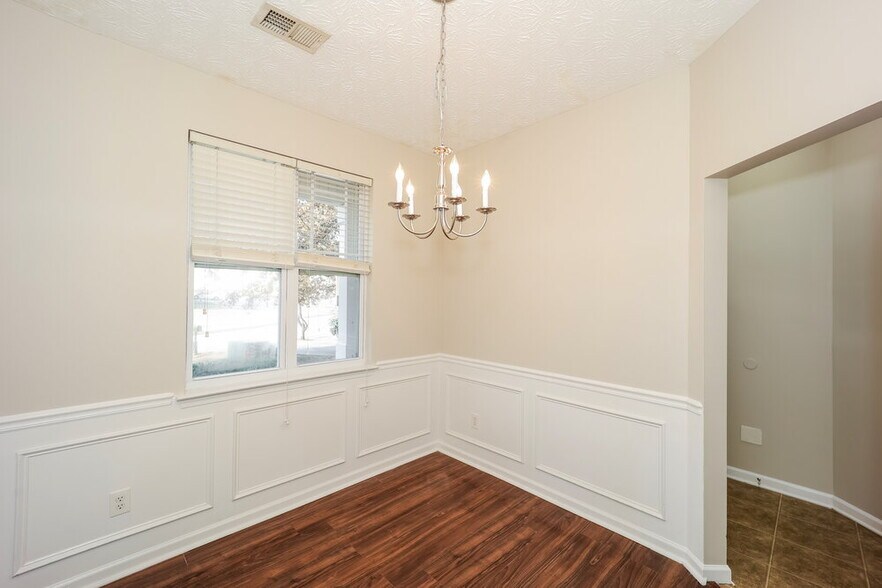 Building Photo - 2344 Bigwood Trail