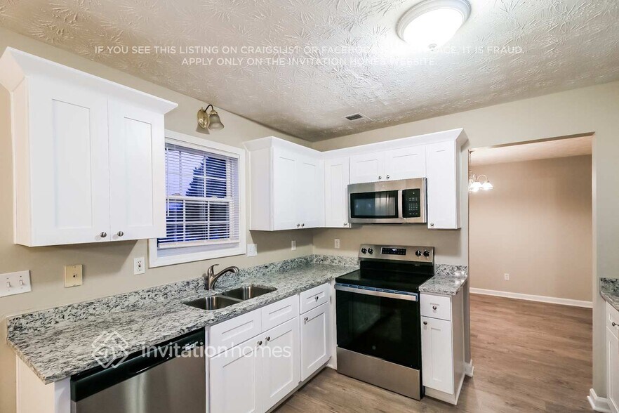 Building Photo - 1807 Summit Creek Way